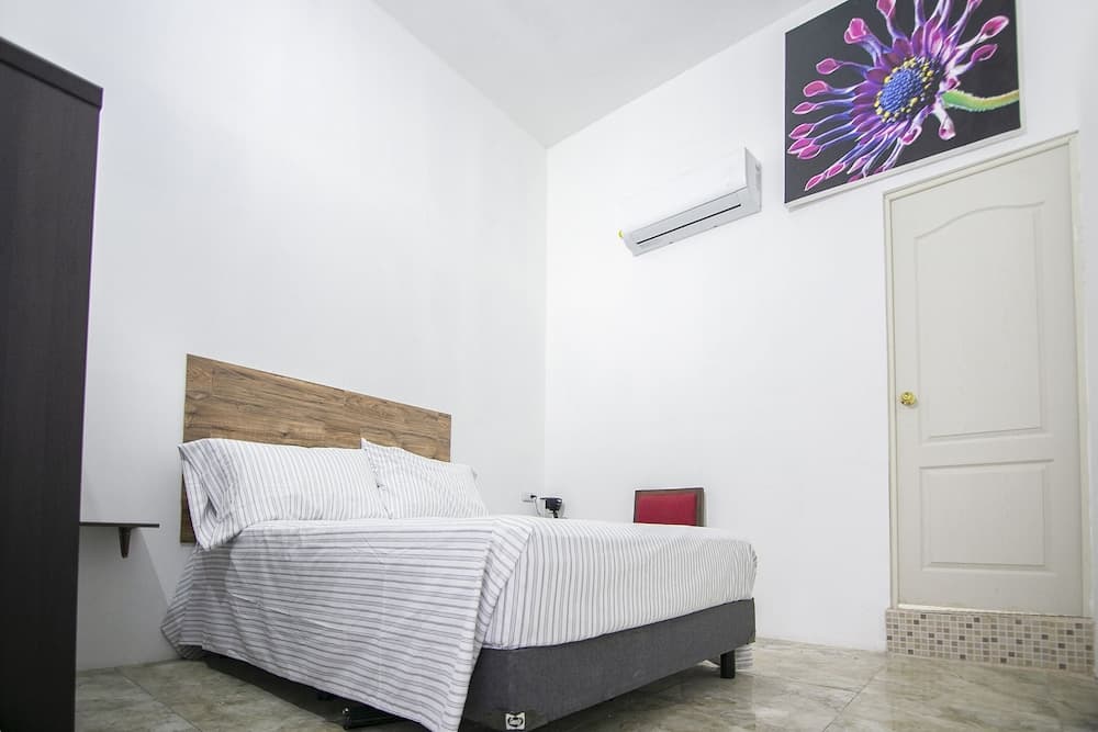 OYO Hotel Plaza Las Torres, Cabo San Lucas