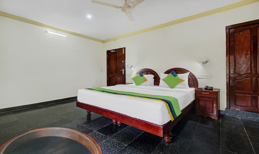 Itsy Hotels The Waters Edge Beach Resort