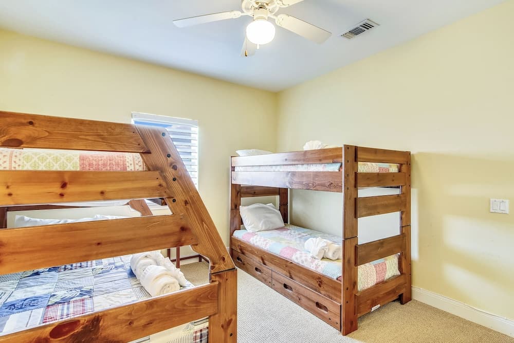 4515kathiebfbvnh - Kathie's Beachfront Kottage