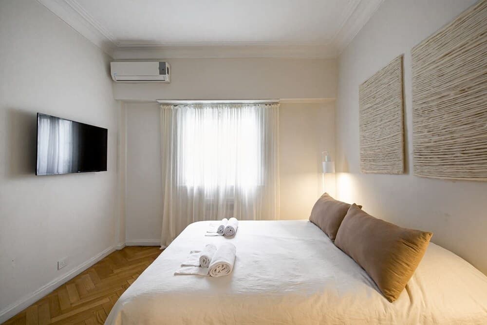 Hestia at Montevideo 1200