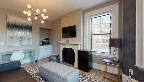 Premier Suites - Bay Village