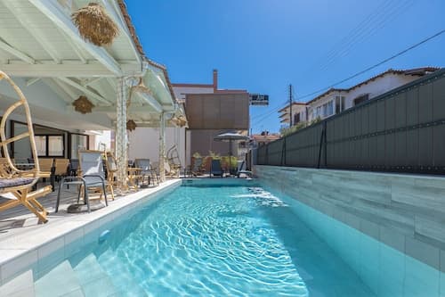 Adonis Hotel