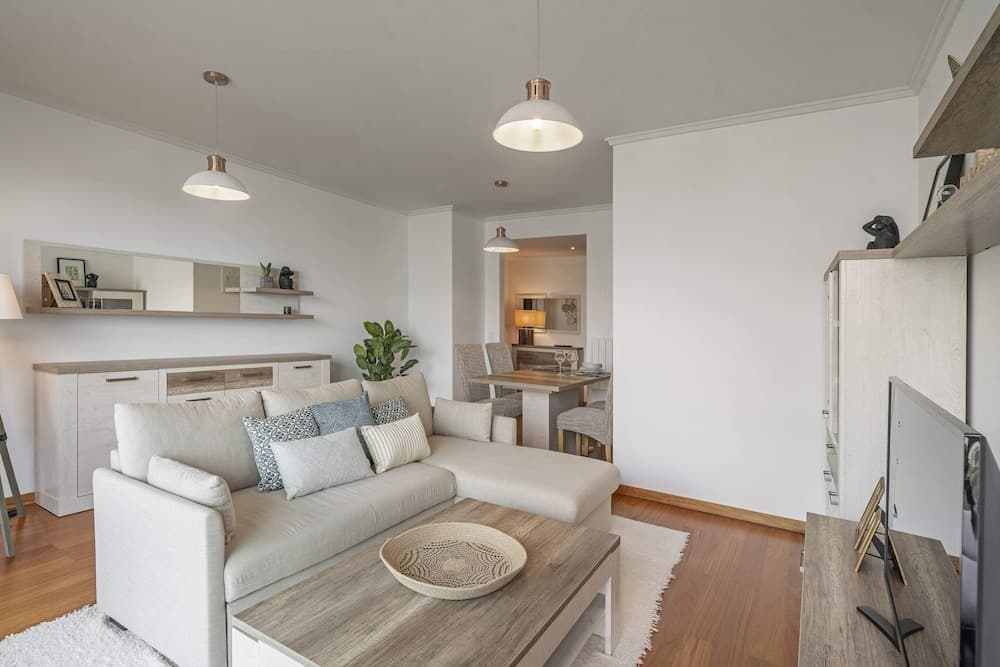 Apartment With Pool and Gym, Piornais Residence I