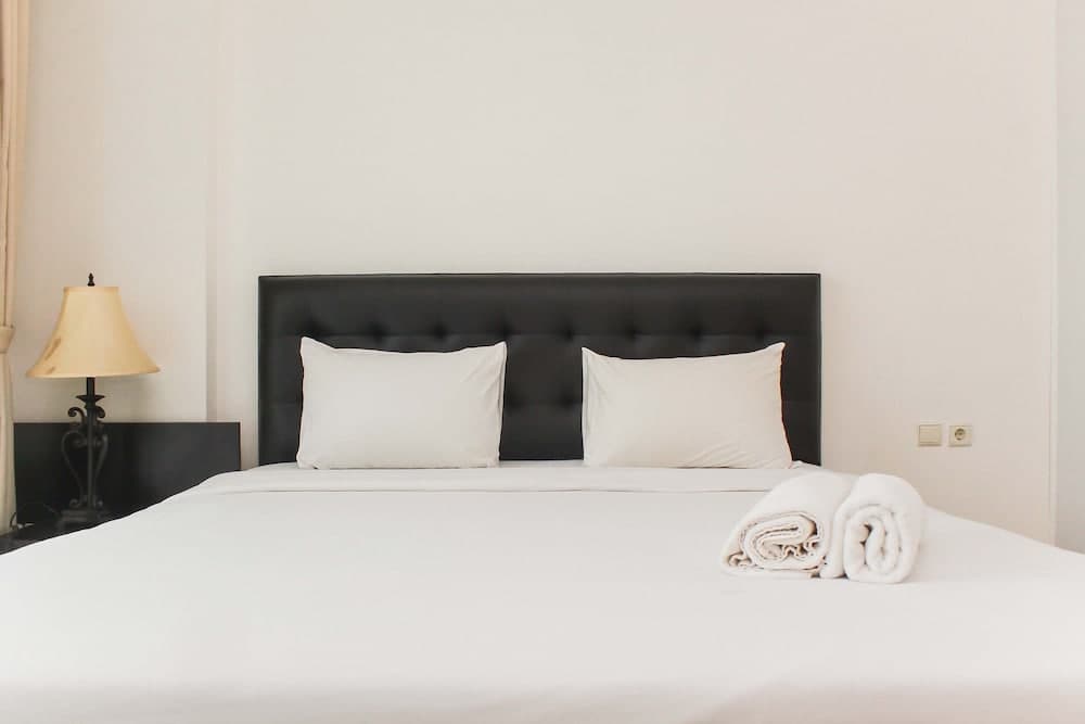 Fully Furnished with Cozy Design 2BR The Bellezza Apartment