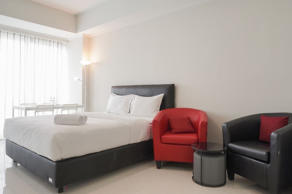 Comfort and Homey Studio at Green Sedayu Apartment