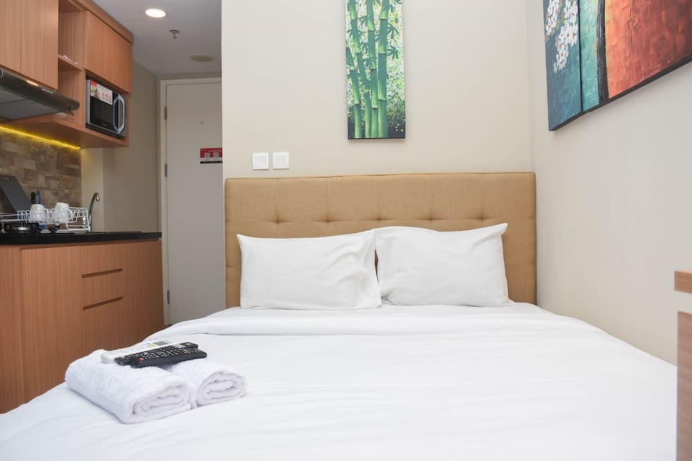 Cozy Living Studio at Springlake Summarecon Bekasi Apartment