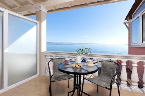 Marina Beachfront Apartment by Konnect, Ipsos Corfu