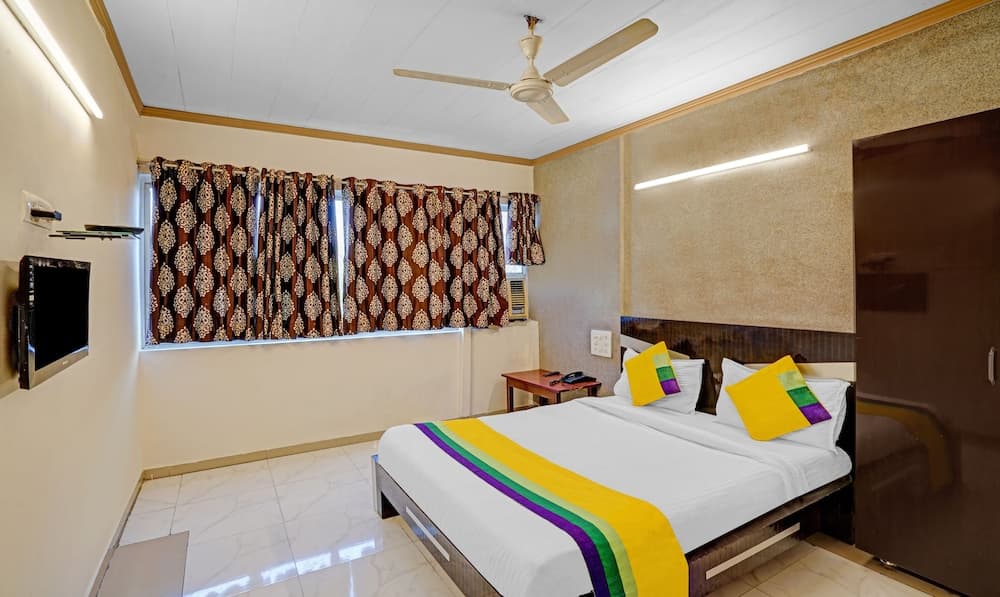 Itsy Hotels Aakash,100 Mts From Sardar Patel Stadium