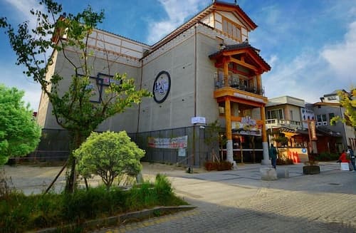 Hwangsil Tourist Hotel