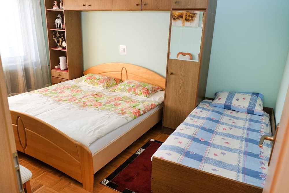 Apartment Jorsi With Mountain View