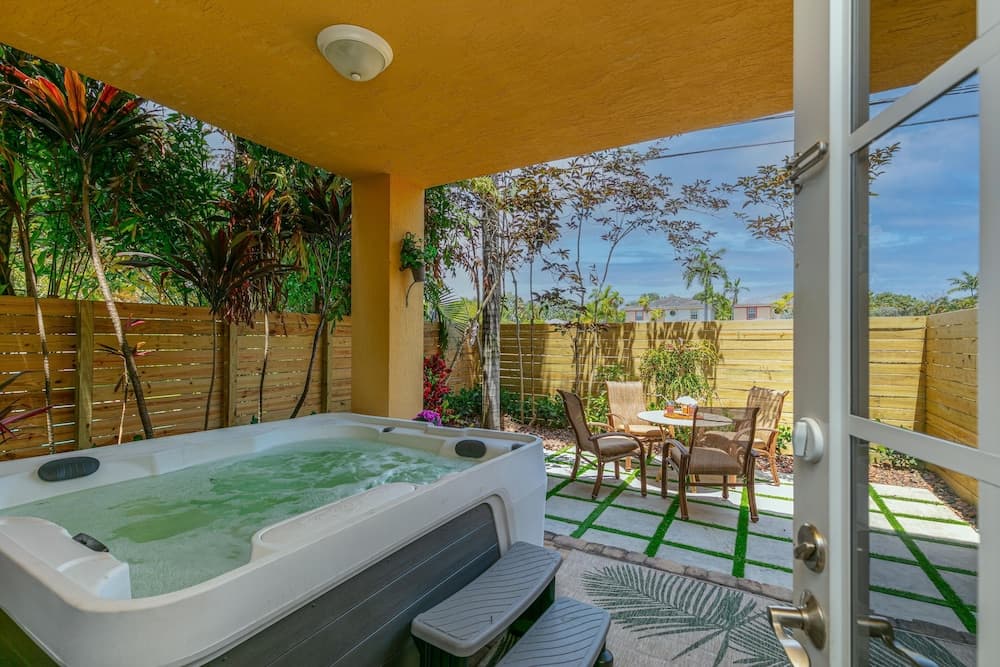 Las Olas Maison de Ville Near Fort Lauderdale Beach