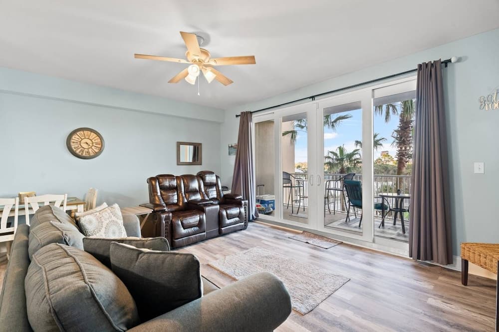 Laketown Wharf Unit 104