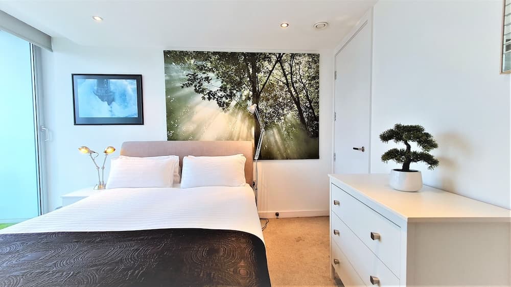 2 Bedroom Penthouse with Parking