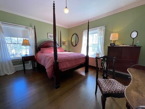 The Captain's House bed & breakfast