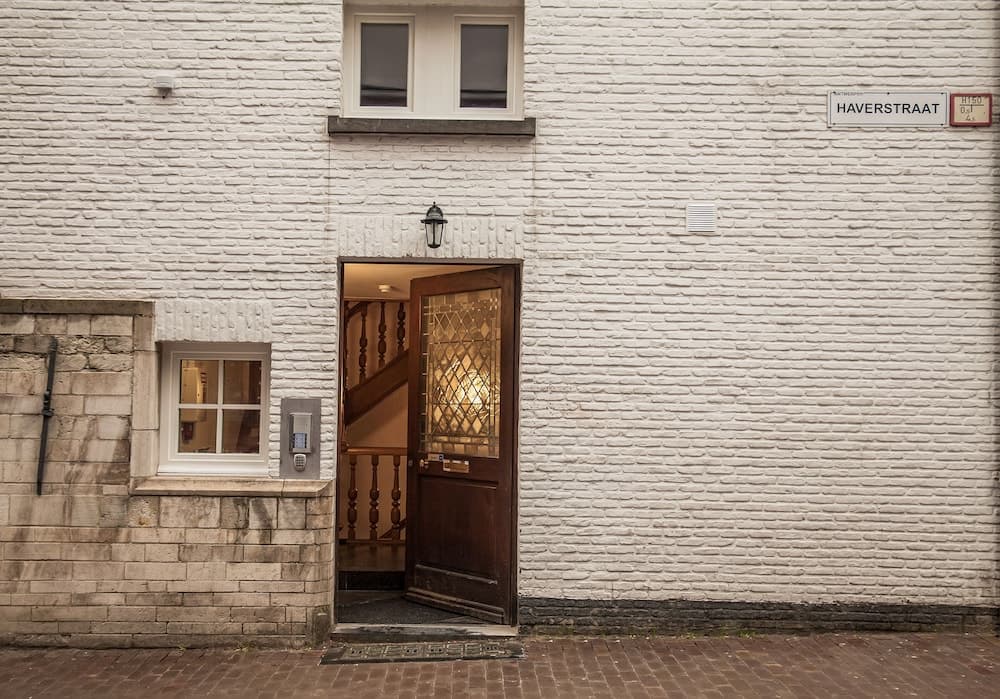 Luxury Suites Riverside Residence