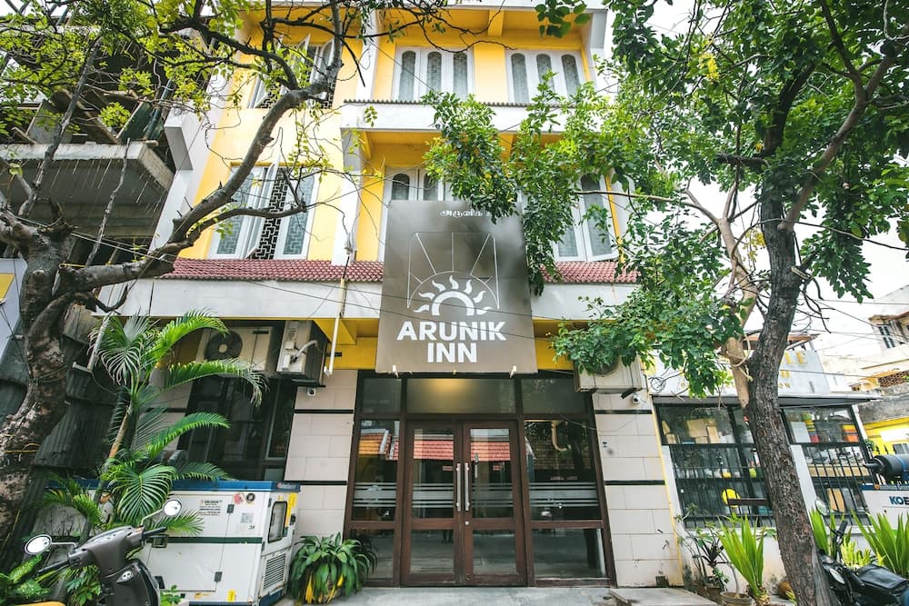 Arunik Inn