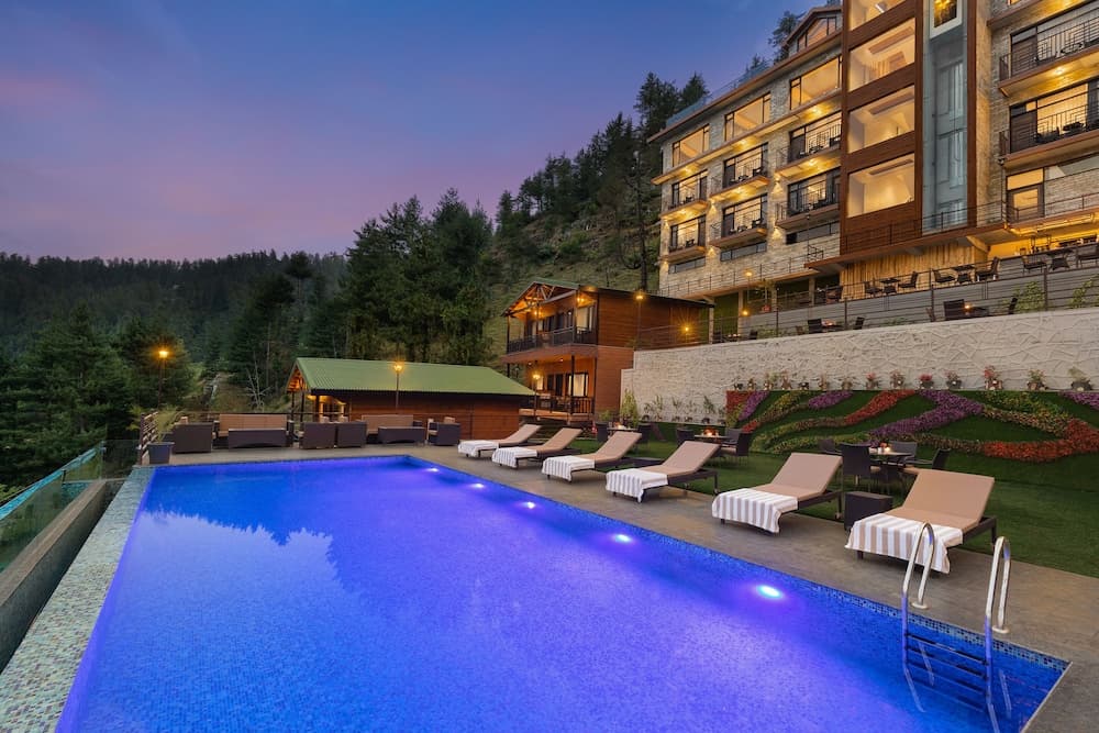 Justa Cliffend Resort & Spa, Mashobra