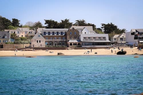 Logis Hôtel Saint-Guirec et de la Plage