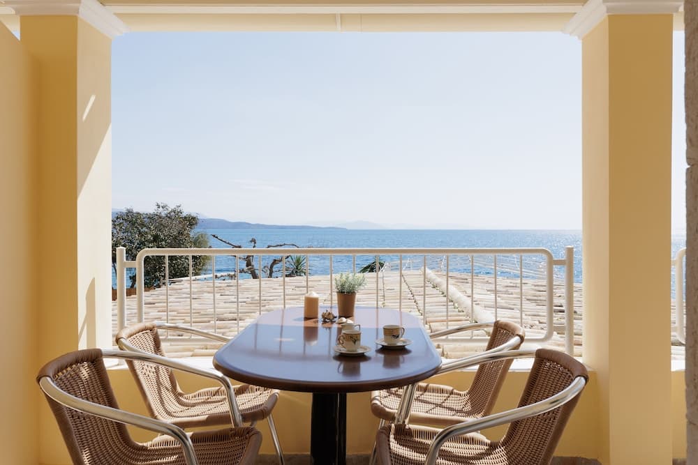 Salt and Sun Apartments by Konnect, Kaminaki Beach