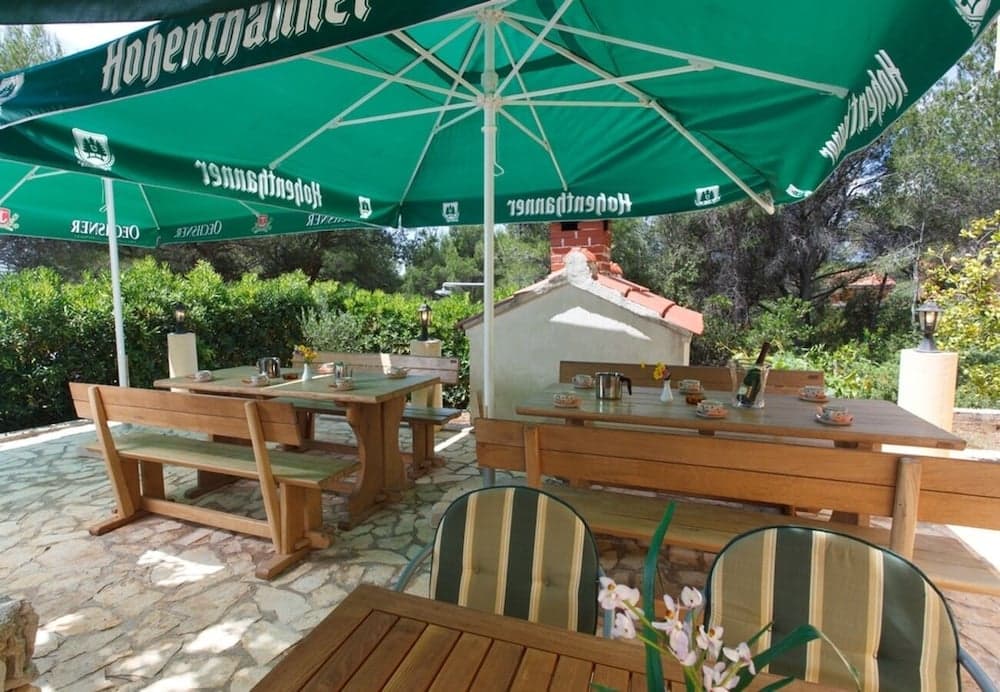 Denis - 100 m From Beach - H