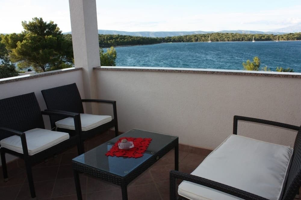 Niko - With Pool - A3