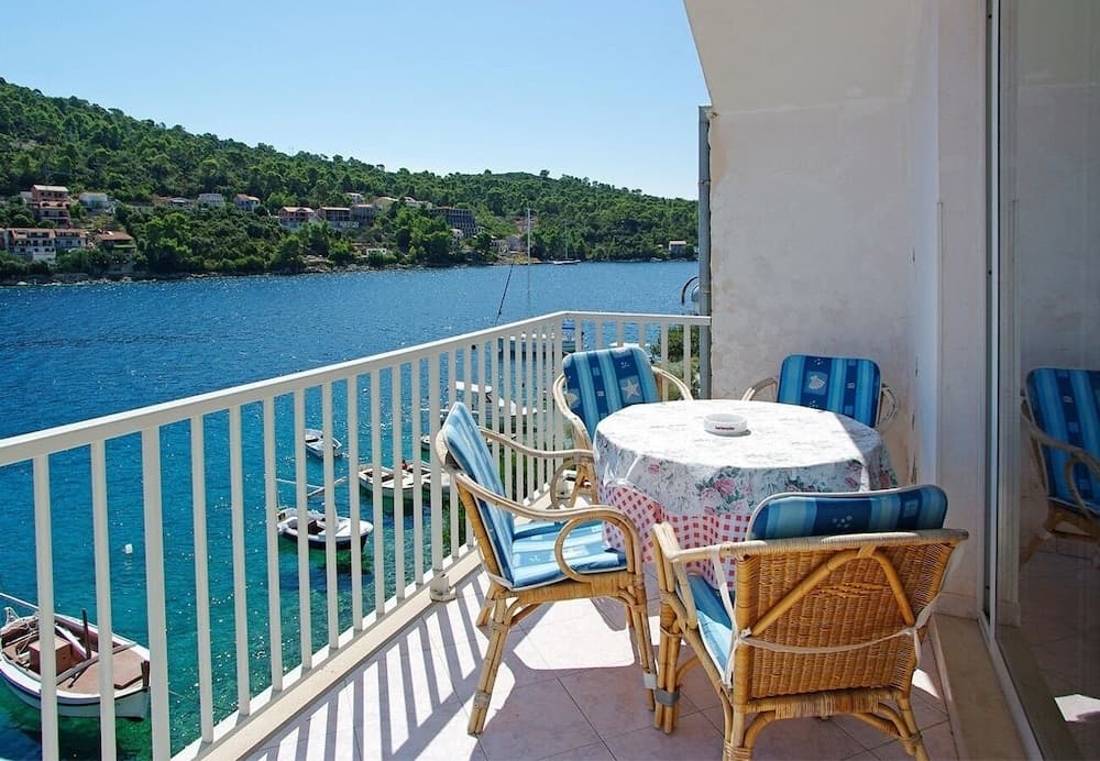 Velo - 10 m From sea - A1 Marija