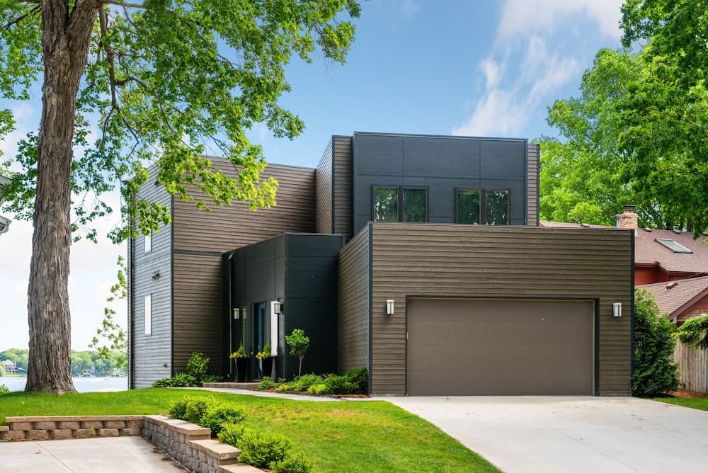 Lakefront Luxury