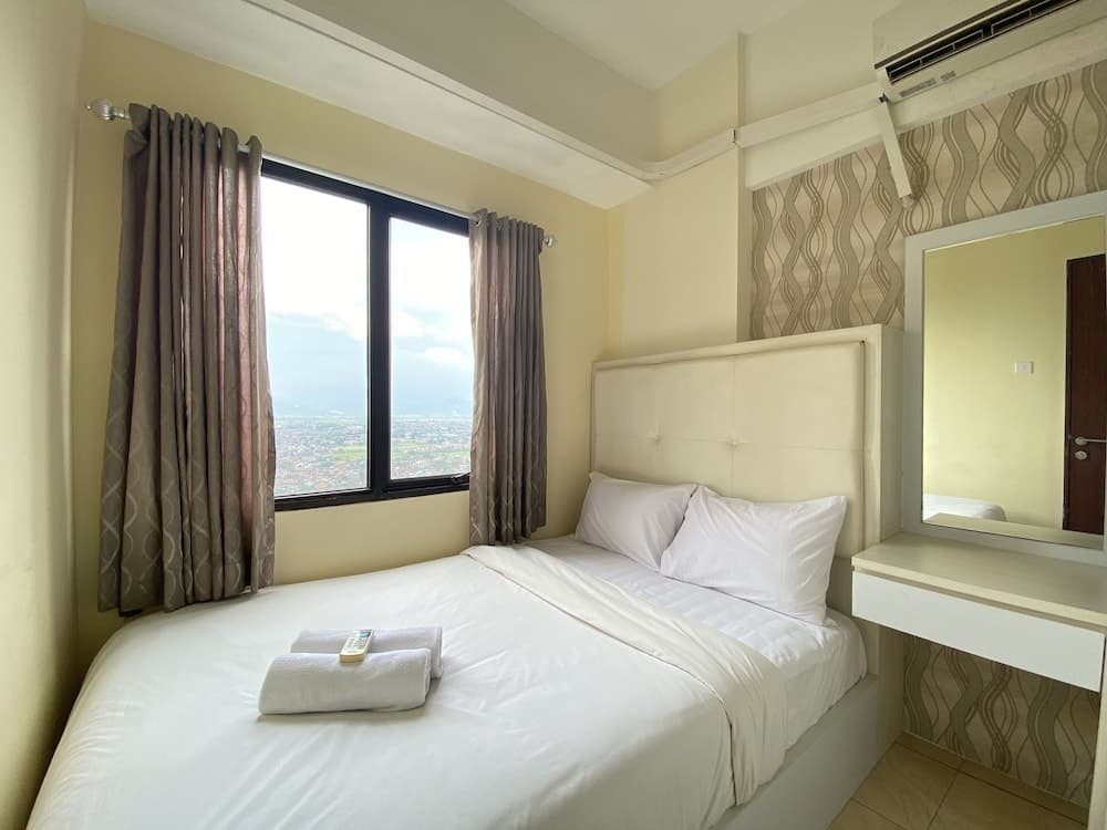 Bright 2Br At Tamansari Panoramic Apartment