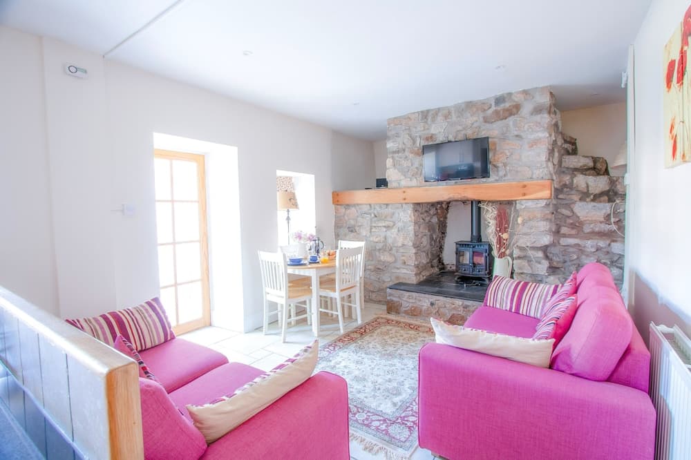 Berry Hall - Porty Eynon