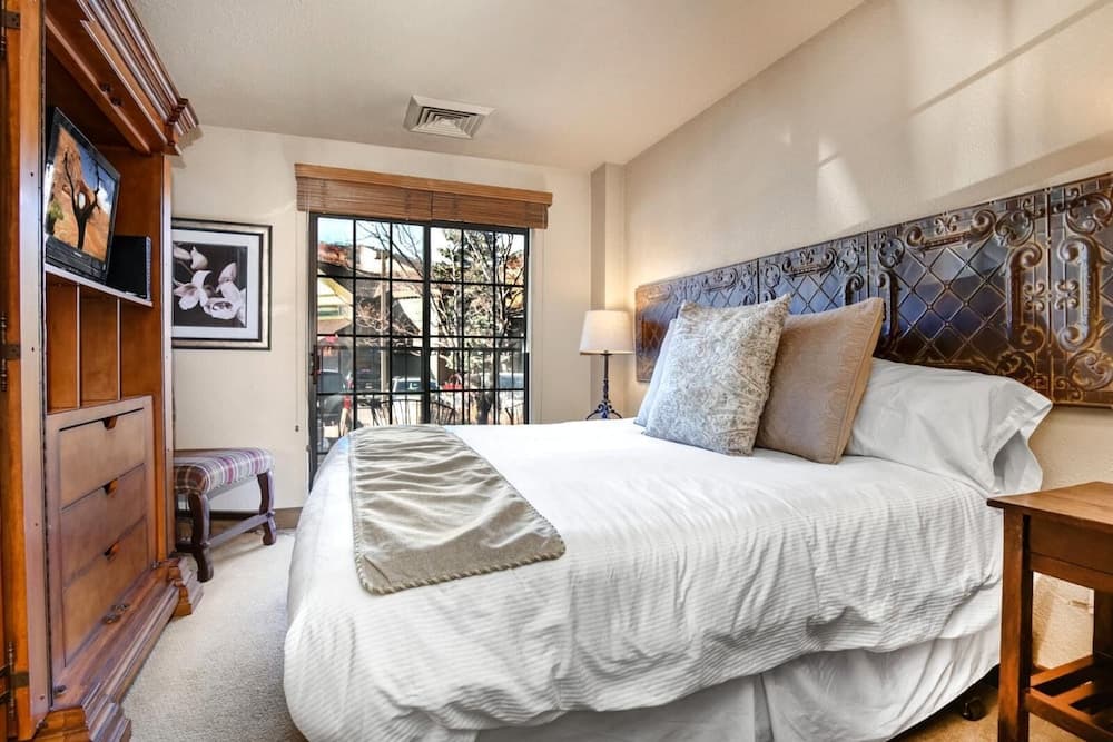 Copperbottom Inn by KBM