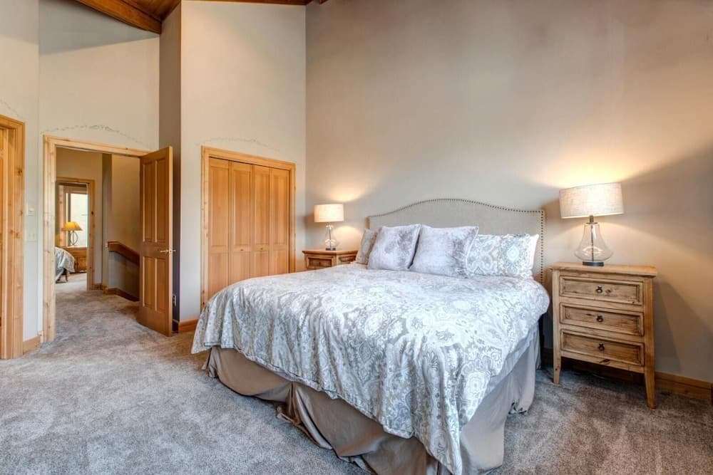 In The Trees 4 Bedrooms ITT-22 by KBM