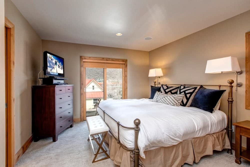 Norfolk Escape 3 Bedrooms PNF-860 by KBM