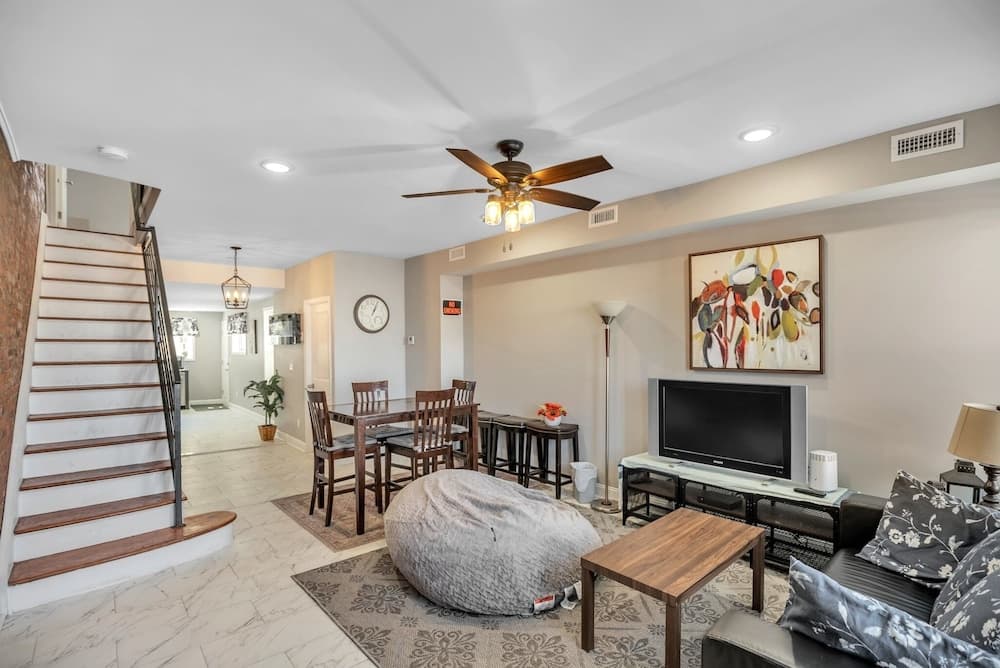 Enjoy Your Stay In This Amazing Location In Philadelphia! 4 Bedroom Home by RedAwning