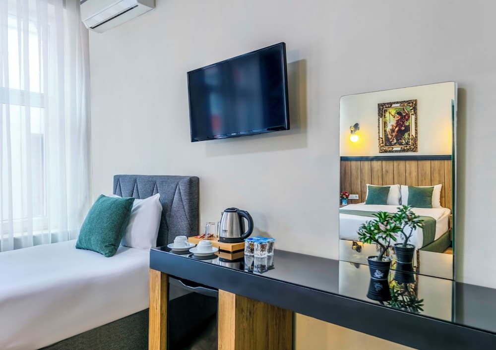La Pera Suites
