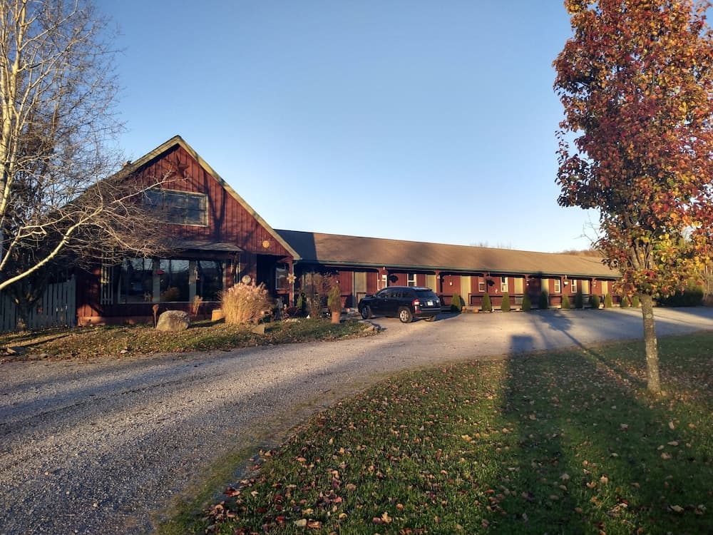 Konaklama yerinin ön cephesi