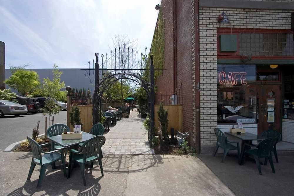 McMenamins White Eagle