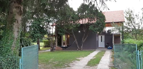 Green Retreat Kuca uz Rijeku za Savrseni Odmor
