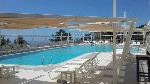 Nicholas Park Hotel