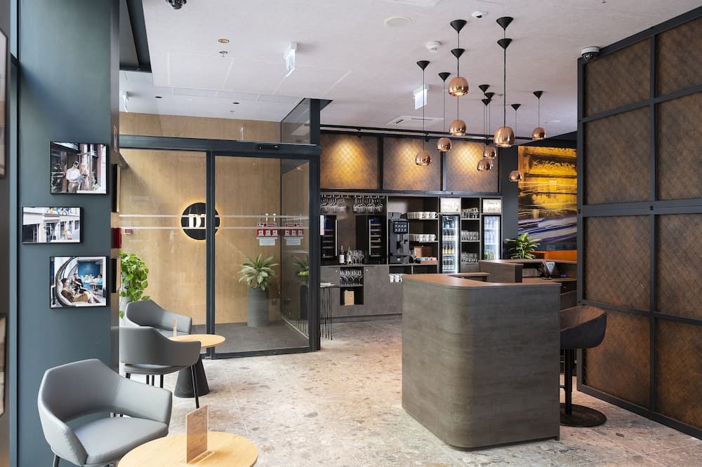 Three Corners Downtown Hotel