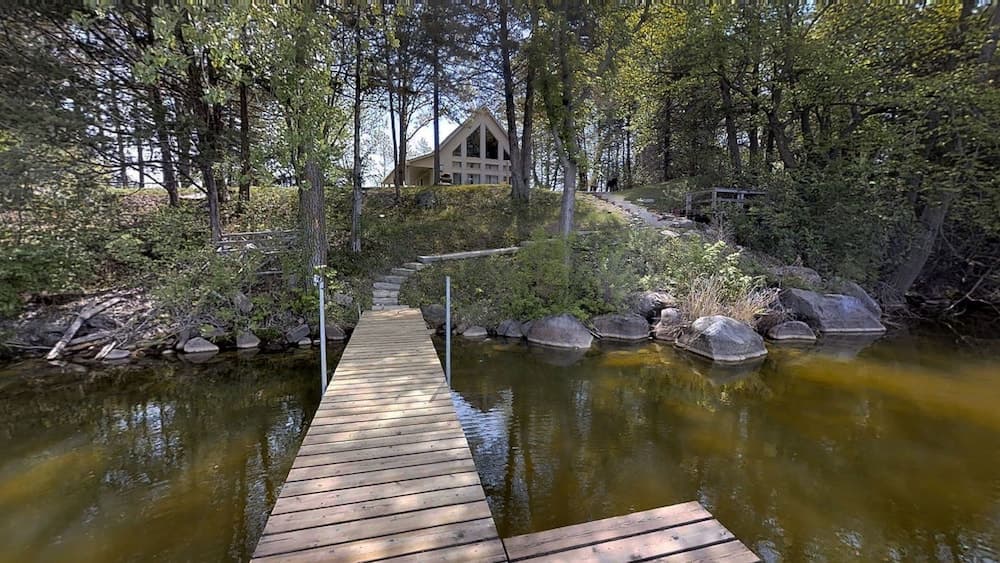 Lakefront Hideaway