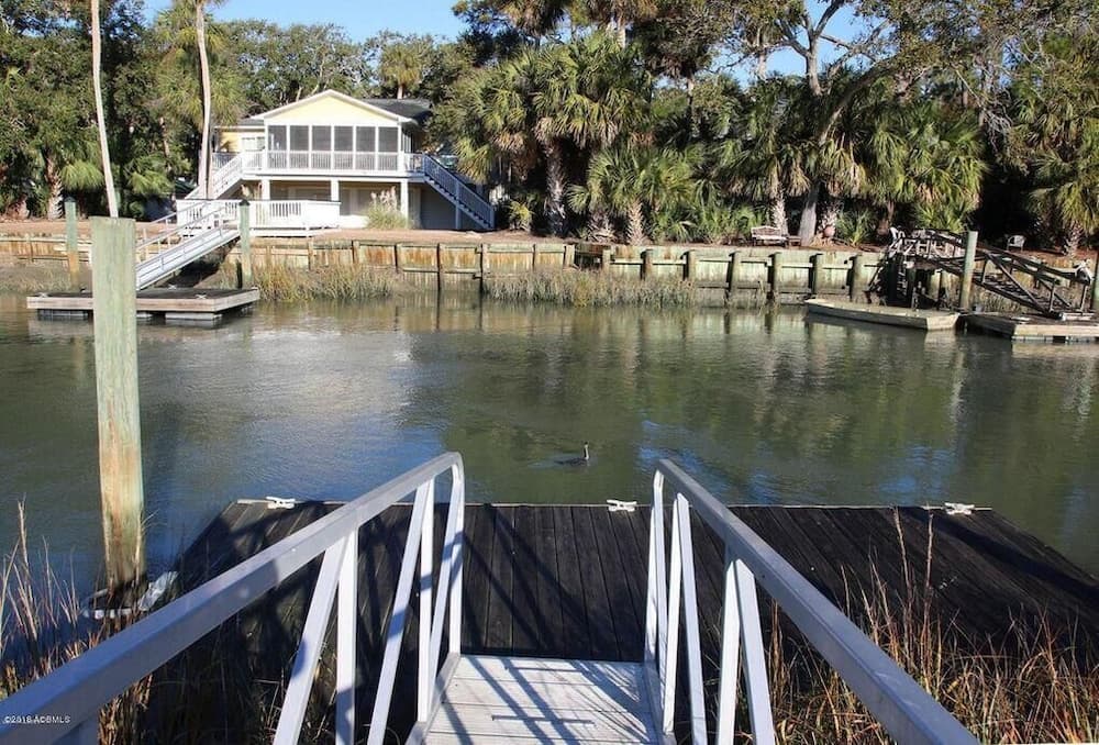 377 Tarpon Blv