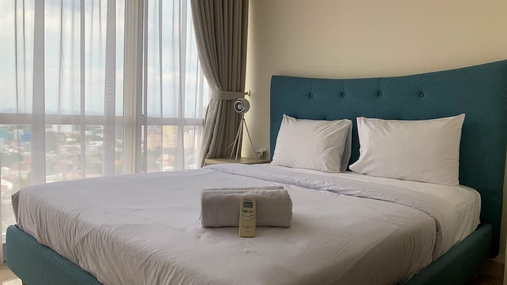 Elegant 2Br With Private Lift At Menteng Park Apartment