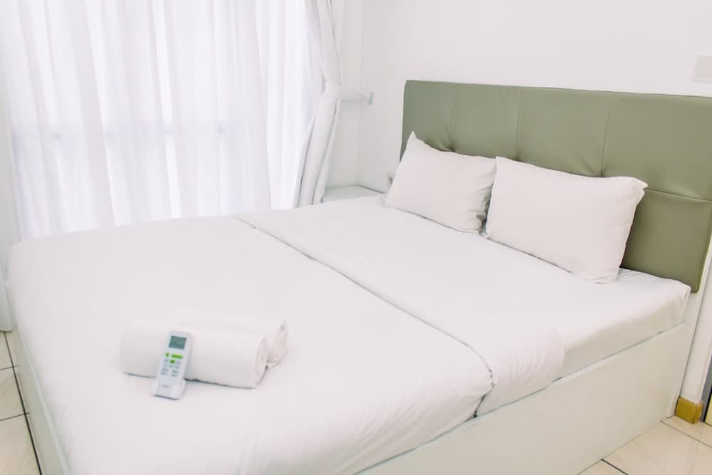 Warm And Minimalist 3Br Apartment At M-Town Residence