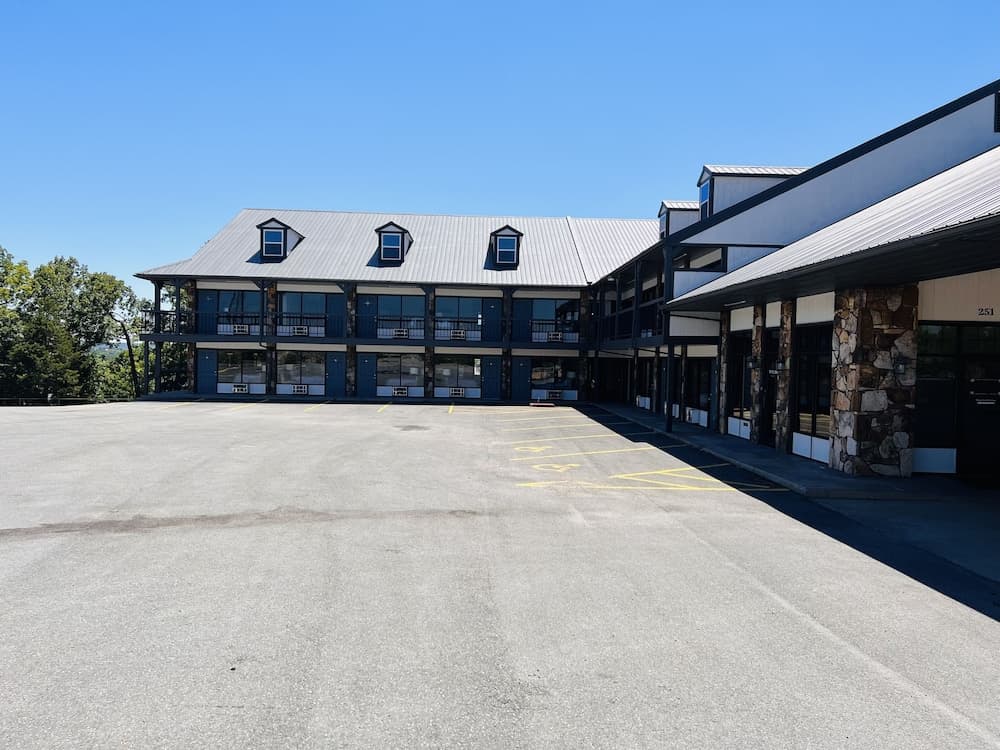 Days Inn by Wyndham Branson Ozarks