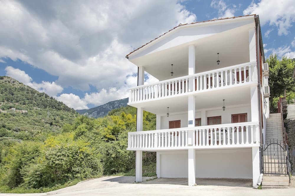 Crystal Sky Apartments