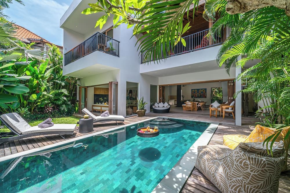Villa Puri Aman - Unique & Lush 3BR Pool Villa nearby Canggu Beach
