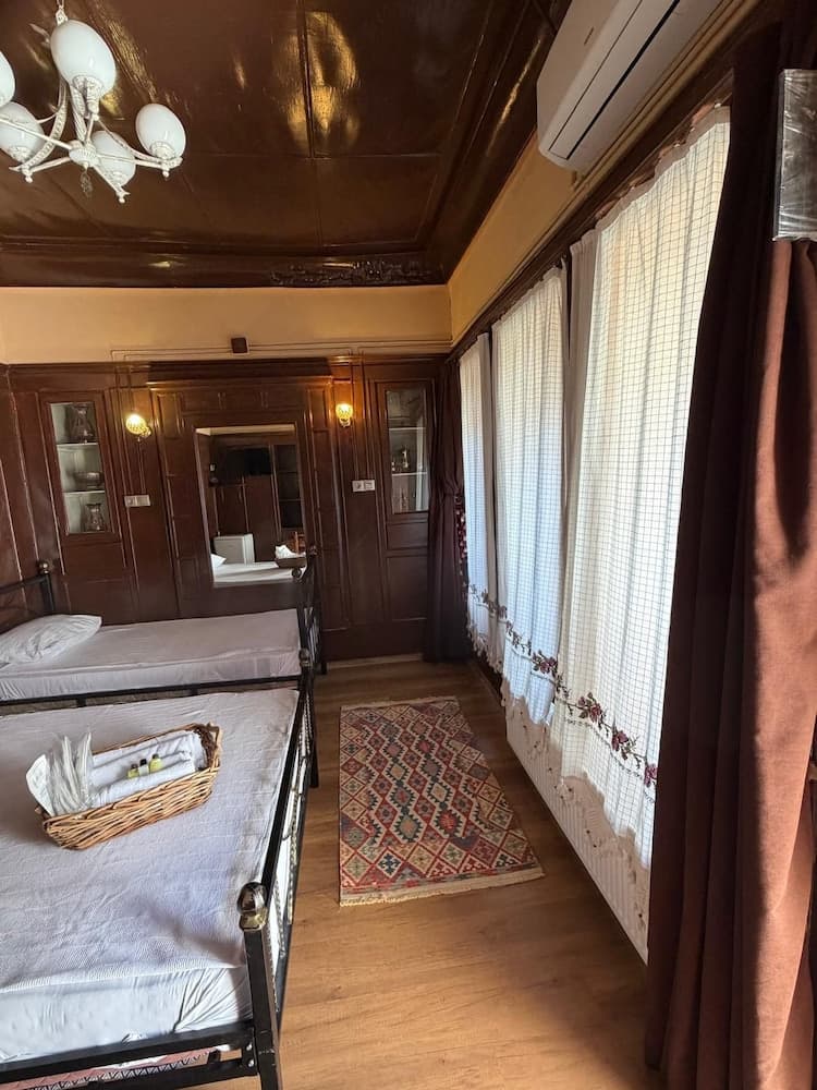 Şirvani Konağı