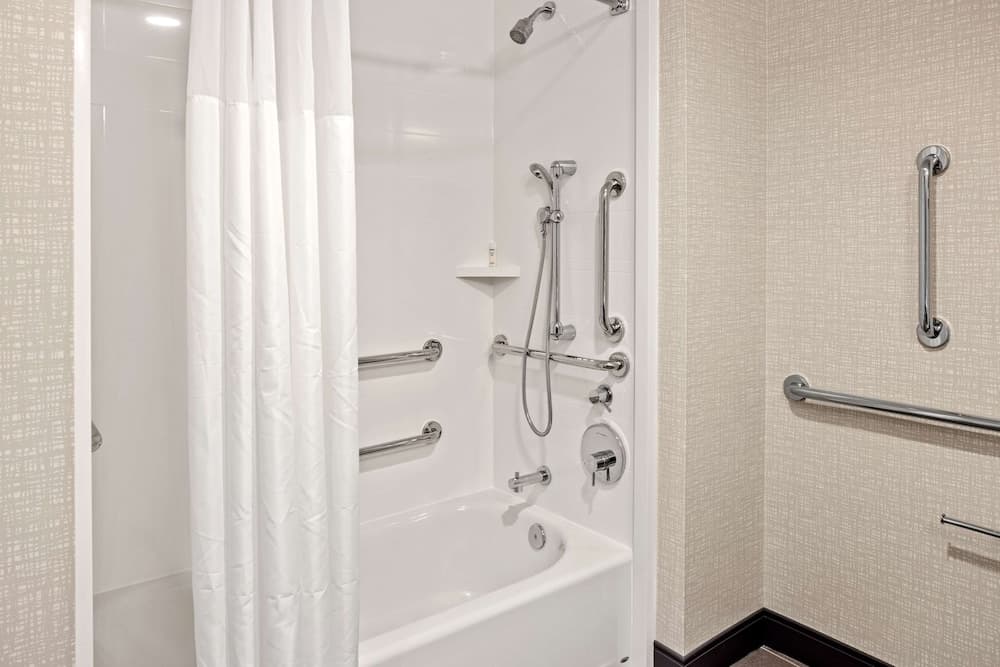 Hampton Inn & Suites Cincinnati West