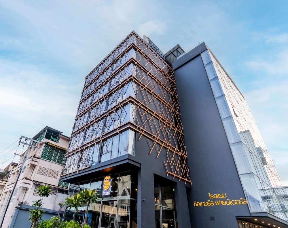 Seekers Finders Rama IV Hotel, SureStay Collection by BW