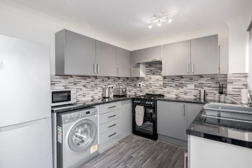 Tms Lovely 3 Bed House-tilbury-free Parking